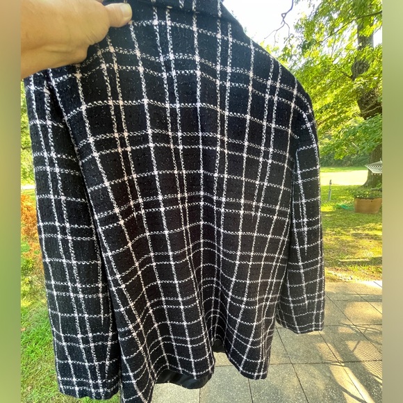 Sag Harbor jacket.Sz 18 Stripes pale pink on black, EUC, 88% acrylic, PP 24” - Picture 4 of 11